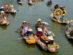 วันน้อมรำลึกครบรอบ ๑๐ ปี ในหลวงรัชกาลที่ 9 เสด็จพระราชดำเนิน